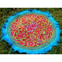 Kashmiri Namda Filz Teppich Aus Wolle - Handgefertigter Filzteppich Im Hippie Stil Bunter 90 cm Kashmiri Namda Filz Teppich Aus Wolle - Handgefertigter Filzteppich Im Hippie Stil Bunter 90 cm von theshantihome