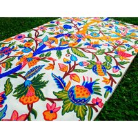 Kashmiri Wandbehang - Handbesticktes Blumendesign | Bunter Boho Wandteppich Aus Baumwolle Und Handgefärbter Wolle Kashmiri Wandbehang - Handbesticktes Blumendesign | Bunter Boho Wandteppich Aus Baumwolle Und Handgefärbter Wolle von theshantihome