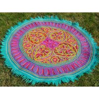 Runder Woll Teppich Kashmiri - Hand Gefilzt Und Bestickt | Blumenmuster Mandala Weißer Für Schlafzimmer Oder Wohnzimmer von theshantihome