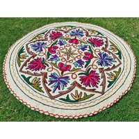 Runder Wollteppich - Filz Teppich Handbestickter Kashmiri Namda Meditations Matte Yoga Geschenk Für Sie Boho Chic Deko von theshantihome