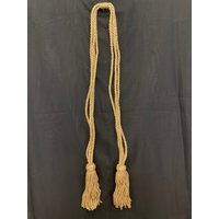 Gedrehtes Goldfarbenes Seil Mit Quasten Gedrehtes Goldfarbenes Seil Mit Quasten von thetasselsource