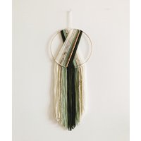 Grüne Hoop Und Garn Wandbehang/Makramee Perlen von thetwistedthreadco