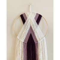 Makramee Wandbehang/Lila Und Weißer Garn Hoop Modernes Boho Dekor Kinderzimmer von thetwistedthreadco