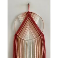 Rosa Und Weiß Verblassende Ombre Garn-Hoop-Wandbehang/Makramee-Wandbehang Wohnheim Kinderzimmer Dekor Moderne Boho-Dekor von thetwistedthreadco