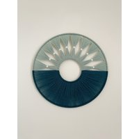 Sage Grün Und Teal Blau Hoop Garn Wandbehang/Moderne Makramee von thetwistedthreadco