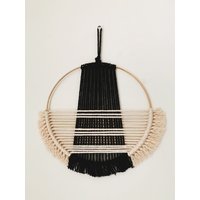 Schwarz Und Beige Makramee Wandbehang/Hoop von thetwistedthreadco