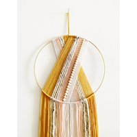 Senf Und Rosa Perlengarn Wandbehang/Makramee Kinderzimmer Deko von thetwistedthreadco