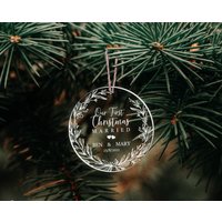 Acryl Ornamente Paare Ornament Weihnachten Geschenk Für Familie Paar Personalisiertes Unsere Erste Verheiratet Acryl Ornamente Paare Ornament Weihnachten Geschenk Für Familie Paar Personalisiertes Unsere Erste Verheiratet von thewoodenbearGR