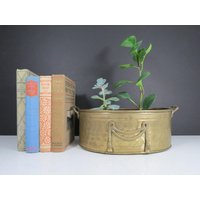 Großer Messing Übertopf // Vintage Mid Century Modern Gehämmerter Blumentopf Korb Bin Hollywood Regency Sukkulenten Indoor Planter von thisattic