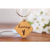 Lavendel Personalisierter Hundeanhänger Aus Holz, Personalisierter Umweltfreundliches Hunde-Id-Tag, Katzennamenschild von threepeakscompany