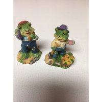 2 Miniatur Frosch Figuren Patio Gartenbonsai Dekor Shadow Box Schaufel Log von thriftyvalue