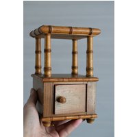 Vintage Handgemachte Holzkiste Mit Ständer, Regal von ticantique