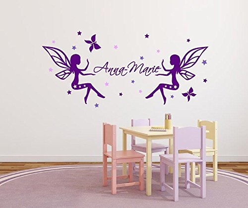 XL Mädchen Wandtattoo mit Namen, 72465-130x58cm-tricolore-violett, Fee mit Schmetterlingen und Sternen fürs Mädchenzimmer, Kinderzimmer, Wandaufkleber Wandtatoos Sticker Aufkleber für die Wand, Tapetensticker, Namensaufkleber mit Wunschname, in 32 Farben wählbar von timalo