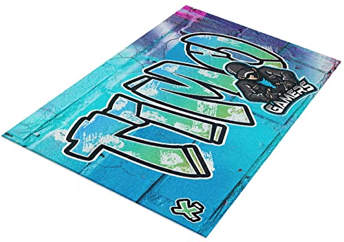 timalo® Cooler Gamer Teppich mit Namen für Jungen | Personalisierter Kinderteppich mit Wunschname Gaming Fußmatte Deko Kinderzimmer Graffiti | carpet-gamer-140x90-13 von timalo