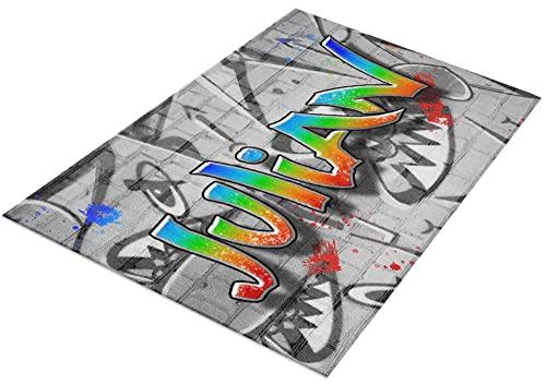 timalo® Cooler Gamer Teppich mit Namen für Jungen und Mädchen | Personalisierbarer Kinderteppich mit Wunschname Gaming Fußmatte Deko Kinderzimmer Graffiti | carpet-gamer-140x90-31 von timalo