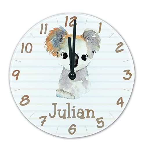 timalo® Wanduhr Tiere Kinderzimmer personalisiert mit Namen | Geschenk Uhr für Kinder mit süßen Tiermotiven | Koala glasuhr-t-09 von timalo