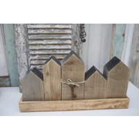 Häuserzeile Holzhaus Deko Hauseinweihung Geschenk Geschenkidee Upcycling Fensterbank von tinaslandhaus