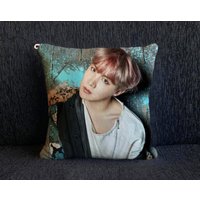 Bts J-Hope Mini Kissen - Kleine Dekokissen von tinyfabric