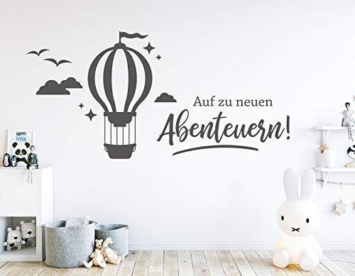 tjapalo® pkm448 Wandtattoo Kinderzimmer junge Wandtattoo Babyzimmer Junge Wandsticker junge Wandaufkleber Baby Wanspruch auf zu neuen Abenteuern, Farbe: dunkelgrau, Größe: B58xH28cm von tjapalo