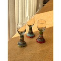 3Er Set Handbemalte Vintage Weingläser Mit Bunten Keramik Stielen - Boho Geschirr von toandfrogoods