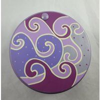 Handbemalte Runde Holzkiste Handbemalte Runde Holzkiste von toniarcenciel