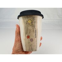 Kaffeebecher Aus Keramik. Becher „To Go" Mit Wiederverwendbarem Silikondeckel, Handgemachter Reisebecher „Sunkissed" von tonspatzen