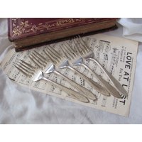 Argosy 1926 Muster - 5 Silberplatten Salat Dessert Gabeln Vintage Antik Besteck Silber von totalvintage