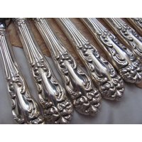 "Festity Tiger Lily Messer - Set Von 7 Silberplatten Hohlheft-Menümessern 22 cm Reed & Barton "Festity Tiger Lily Messer - Set Von 7 Silberplatten Hohlheft-Menümessern 22 cm Reed & Barton von totalvintage