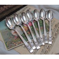 Krönungsmuster - 7Er Set Vintage Silber Teller Esslöffel Dessertsuppe 18 cm Community // Antique Bestecke Silberbesteck Krönungsmuster - 7Er Set Vintage Silber Teller Esslöffel Dessertsuppe 18 cm Community // Antique Bestecke Silberbesteck von totalvintage