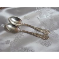 Lilyta 1909 // Set Von 2 Kleinen Silber Tellern Demitasse Espresso Löffeln 4.5" 11 cm - Seltene Muster Floral Ornate Fancy von totalvintage