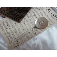 Vintage Silberplatte Durchbohrte Tomatenheber - Silver Sands Muster 18, 8 cm Lang Vintage Silberplatte Durchbohrte Tomatenheber - Silver Sands Muster 18, 8 cm Lang von totalvintage
