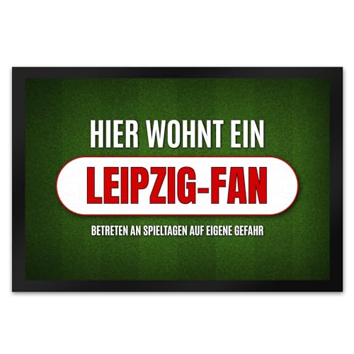 trendaffe - Hier wohnt EIN Leipzig-Fan Fußmatte XL mit Rasen Motiv von trendaffe