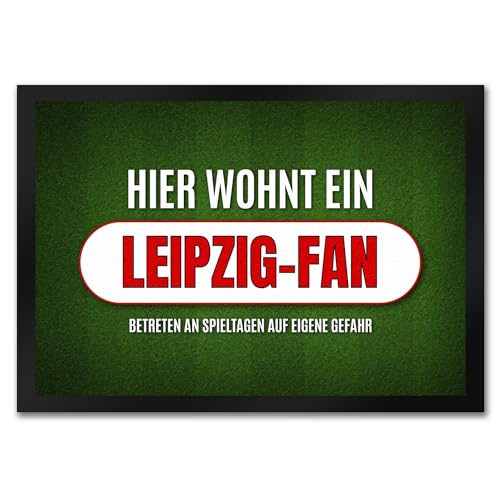 trendaffe - Hier wohnt EIN Leipzig-Fan Fußmatte mit Rasen Motiv Fußball Leipzig Tor Verein von trendaffe