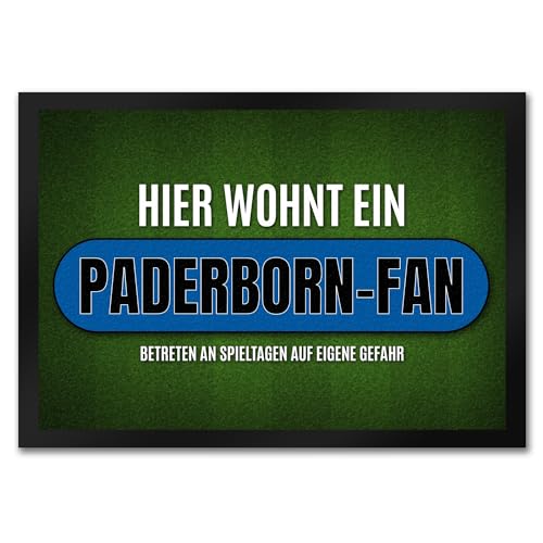 trendaffe - Hier wohnt EIN Paderborn-Fan Fußmatte mit Rasen Motiv Fußball Stadion Tor Sport von trendaffe