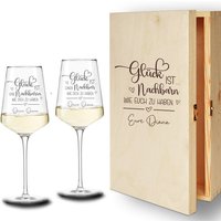 Weingläser Glück Ist Nachbarn Wie Euch Zu Haben Optional in Holzkiste Geschenk-Set Leonardo Mit Gravur Nachbarin Nachbar Beste Weingläser Glück Ist Nachbarn Wie Euch Zu Haben Optional in Holzkiste Geschenk-Set Leonardo Mit Gravur Nachbarin Nachbar Beste von trendgravur