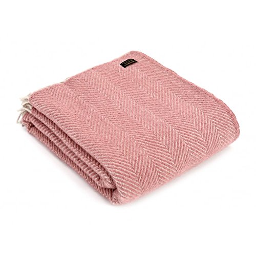 Tweedmill Pure New Wool Herringbone Throw - Dusky Pink/Pearl by Tweedmill von tweedmill