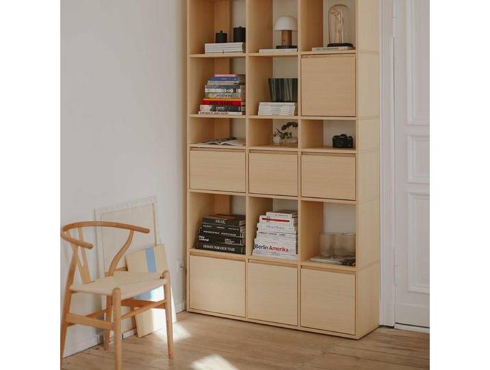 Bücherregal in Eiche Hell mit Türen, 125 cm x 233 cm x 32 cm, Vollständig anpassbar von Tylko von tylko