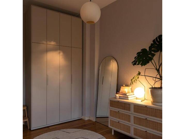 Kleiderschrank in Beige und Rosa mit Innenschubladen und Kleiderstange, 135 cm x 280 cm x 53 cm, Vollständig anpassbar von Tylko Kleiderschrank in Beige und Rosa mit Innenschubladen und Kleiderstange, 135 cm x 280 cm x 53 cm, Vollständig anpassbar von Tylko von tylko