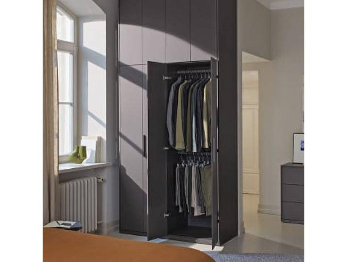Kleiderschrank in Graphit mit Kleiderstange, 130 cm x 286 cm x 53 cm, Vollständig anpassbar von Tylko von tylko