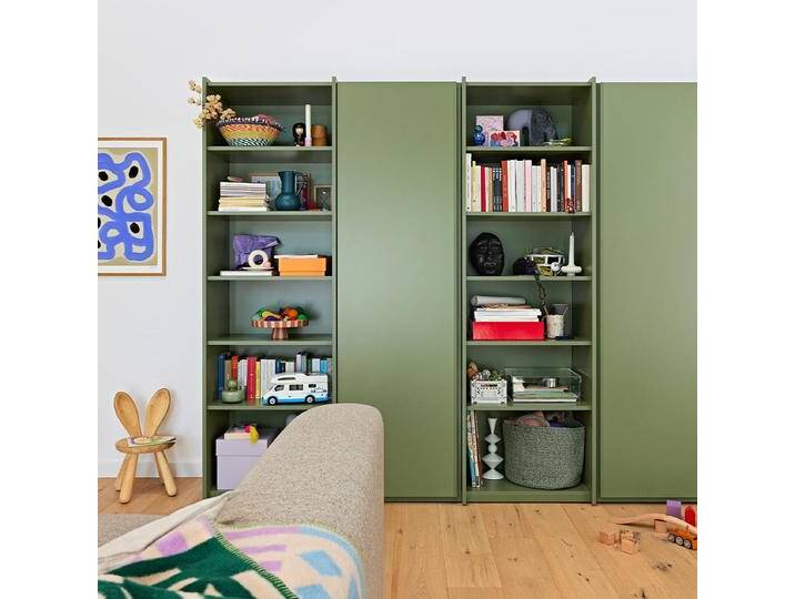 Kleiderschrank in Grün mit Innenschubladen, 300 cm x 198 cm x 45 cm, Vollständig anpassbar von Tylko von tylko