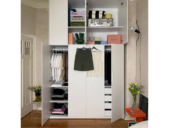 Kleiderschrank in Weiß mit Innenschubladen und Kleiderstange, 200 cm x 320 cm x 63 cm, Vollständig anpassbar von Tylko Kleiderschrank in Weiß mit Innenschubladen und Kleiderstange, 200 cm x 320 cm x 63 cm, Vollständig anpassbar von Tylko von tylko