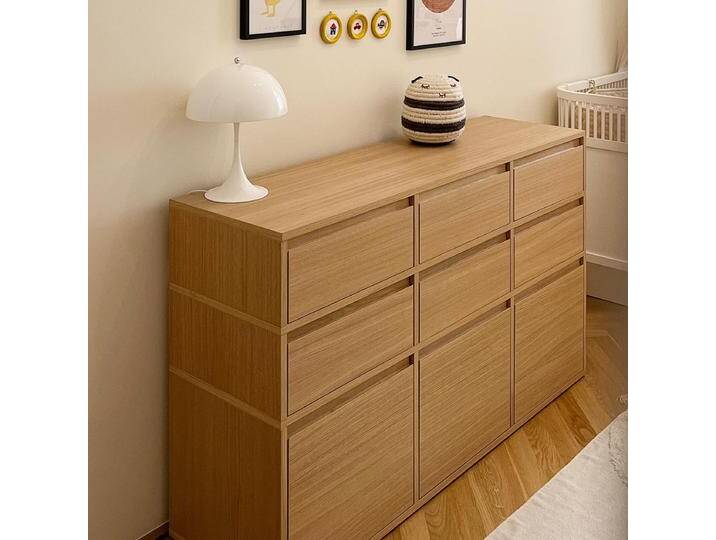 Kommode in Eiche mit Ruckwanden, 140 cm x 83 cm x 40 cm, Vollständig anpassbar von Tylko von tylko