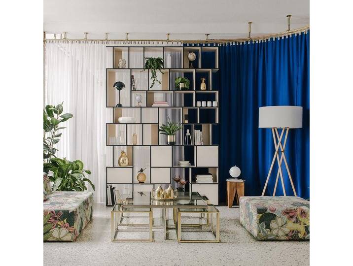 Regalsystem in Sand und Dunkelblau mit Türen, 207 cm x 293 cm x 32 cm, Vollständig anpassbar von Tylko von tylko