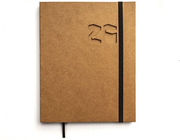 tyyp Buchkalender 2026 – Schweizer Broschur mit Craft-Cover | Handmade & Vegan von tyyp
