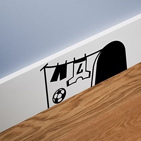 Mäuseloch „Fußballtrikot Nr. 7, Waschtag“ Kunstaufkleber für Sockelleiste und Wand, Vinylaufkleber 140 x 60 mm von uksellingsuppliers