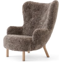 &Tradition - Petra Lounge Chair VB3, High Back, Eiche geölt / Schafsfell Sahara von &Tradition