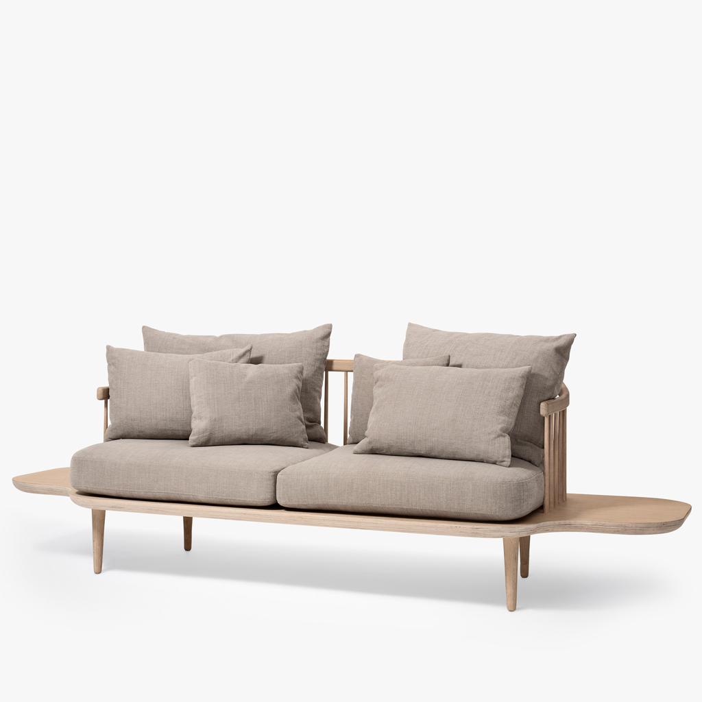 &tradition - Fly SC3 - 2-Sitzer Design Sofa aus Eichenhlz mit Ablage von &tradition