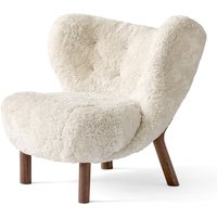 &Tradition - Little Petra VB1 Lounge Chair, Walnuss / Schaffell Moonlight von &Tradition