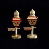 Vintage Holzlampe Post Salz Und Pfeffer Streuer Set - Retro Küchen Dekor S&p Bemalte Vögel Made in Japan Zeichen Vintage Holzlampe Post Salz Und Pfeffer Streuer Set - Retro Küchen Dekor S&p Bemalte Vögel Made in Japan Zeichen von undoneeclectic
