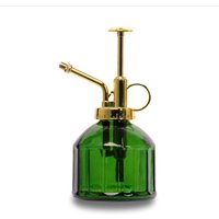 Pflanzensprüher - Grün 0, 25 Liter Gerippter Vintage-stil Flasche Mit Oberer Pumpe Blumensprüher von urbanjngl